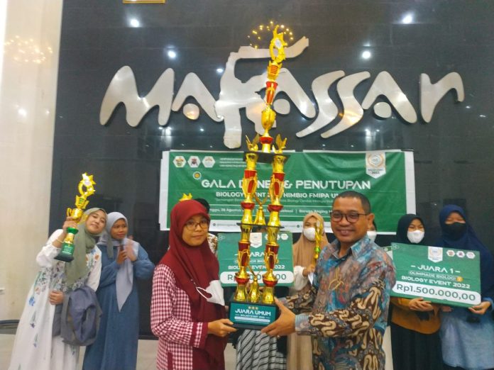 SMA Islam Athirah Bone Boyong Piala Bergilir Biology Event 2022