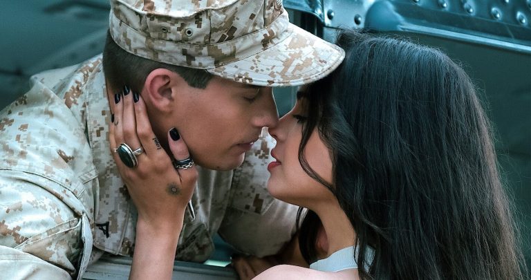 Link Nonton Gratis Film Purple Hearts Sub Indo Full HD: Kisah Pernikahan Palsu Tentara AS dan Seorang Musisi