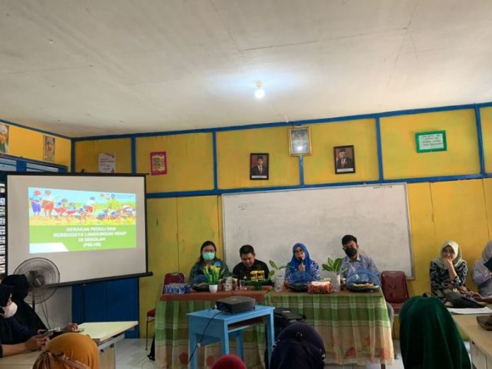 DLH Kota Makassar Lakukan Pembinaan Gerakan Peduli dan Berbudaya Lingkungan Hidup di SD Inpres Banta-bantaeng 1
