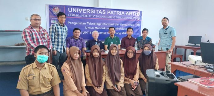 Gelar PKM di SMA Datuk Ribandang, Universitas Patria Artha Kembangkan Pengajaran TIK pada Siswa