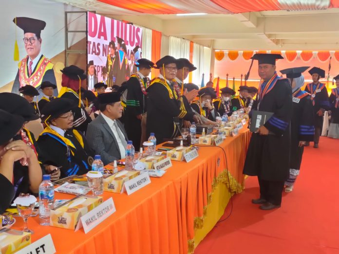 Lepas 1000 Wisudawan, Rektor UNM Berpesan Jangan Berhenti Berproses dan Terus Belajar