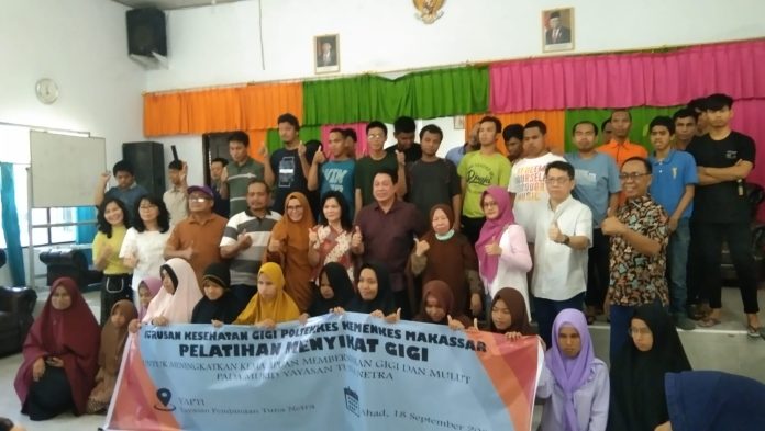 Latih Untuk Kebersihan Gigi Pada Siswa, Poltekes Kemenkes Kunjungan ke SLB-A YAPTI