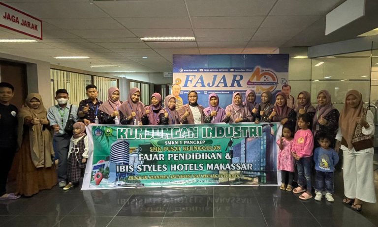 SMK Negeri 1 Pangkep Gelar Kunjungan Industri ke FAJAR PENDIDIKAN
