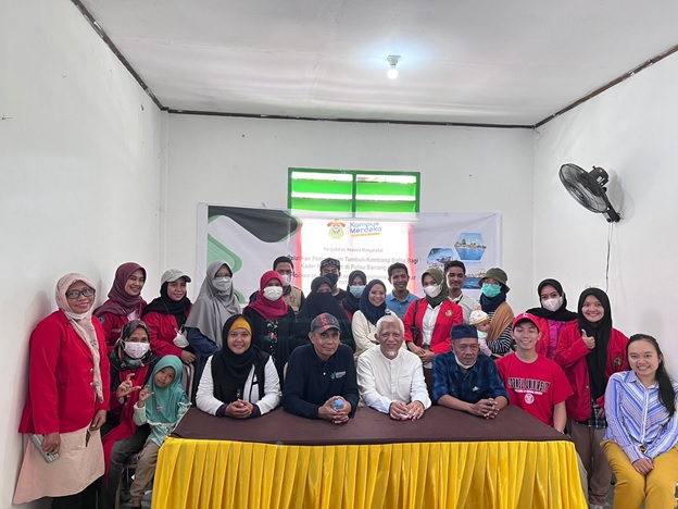 Kader Kesehatan Pulau Barrang Lompo Antusias Ikut Pelatihan Pemantauan Tumbuh-Kembang yang Gelar Departemen Ilmu Gizi FKM Unhas