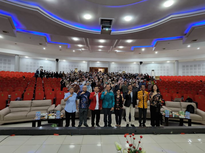 FKM Unhas dan Indohun Gelar Kuliah Tamu Pengenalan One Health