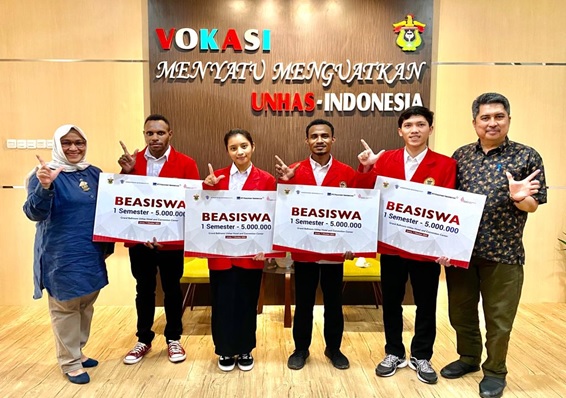 Mahasiswa Fakultas Vokasi Unhas Terima Beasiswa dari PT Freeport Indonesia