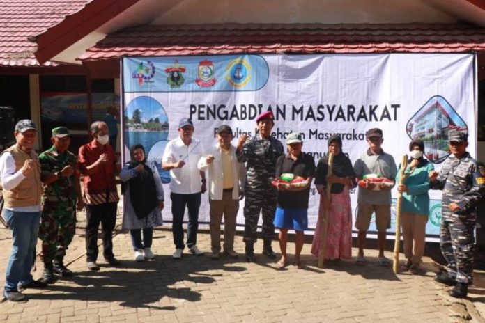 FKM Unhas Gelar Pengabdian Masyarakat Dikemas dalam Bentuk Pengobatan Gratis Hingga Pemberian Edukasi kepada Remaja