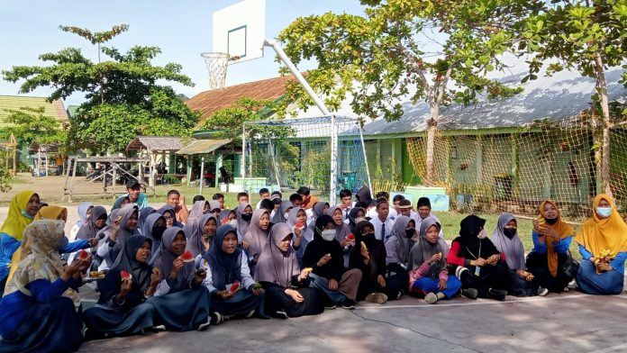 Mahasiswa Magang Unhas Ikuti Edukasi Kesehatan Remaja di MA Negeri 1 Majene