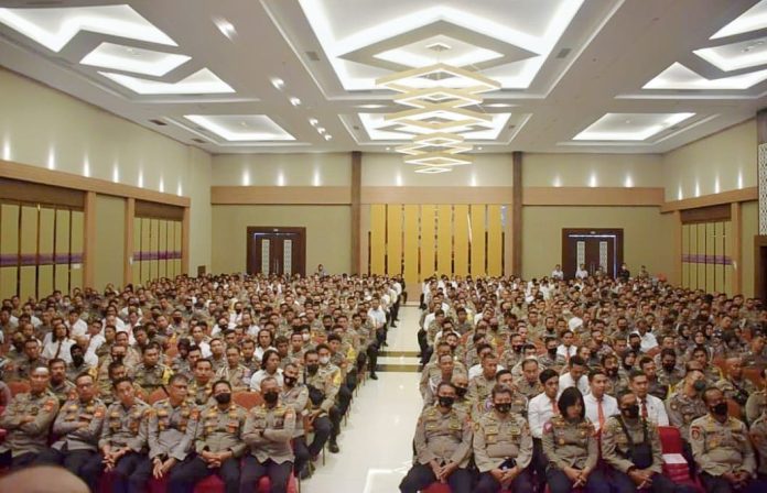 Pengarahan Kapolres Bone ke jajaran berlangsung di Gedung Novena Watampone, Sabtu (29/10/2022).