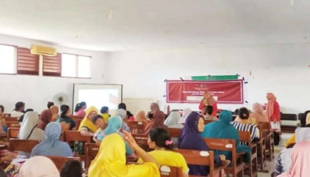 Departemen Promosi Kesehatan FKM Unhas Beri Edukasi Pentahelix Germas Wujudkan Healthy Village di Pulau Barrang Lompo