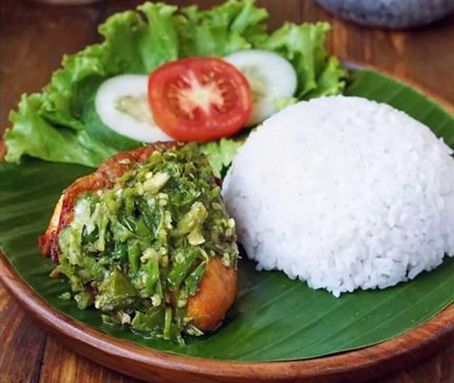 Resep Ayam Penyet Cabe Ijo Lebih Nikmat dan Pedas