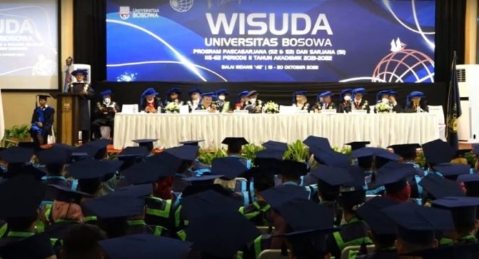 Lepas 907 Wisudawan, Rektor Unibos Berpesan Jangan Berhenti Berproses dan Terus Belajar