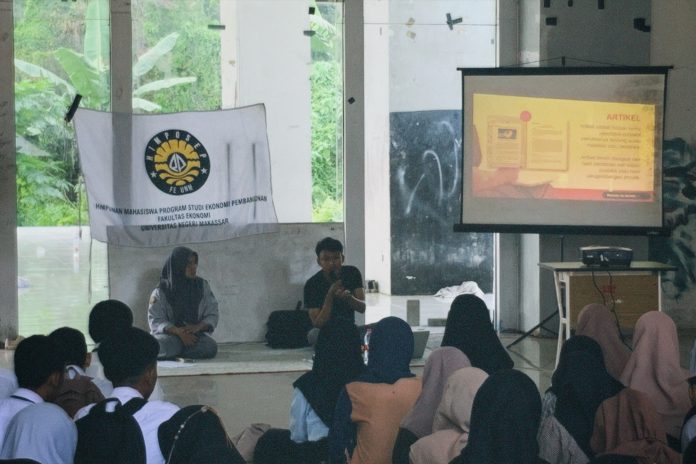 Gelar Pelatihan Karya Tulis Ilmiah, HIMPOSEP FE UNM hadirkan penulis dari FLP