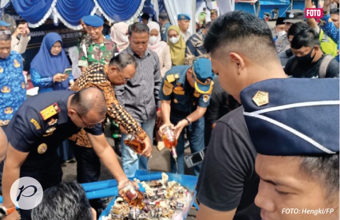 Barang hasil penindakan tersebut dimusnahan di Jalan Andi Cammi Mallusetasi, Kota Parepare, Selasa, (29/11/2022). 