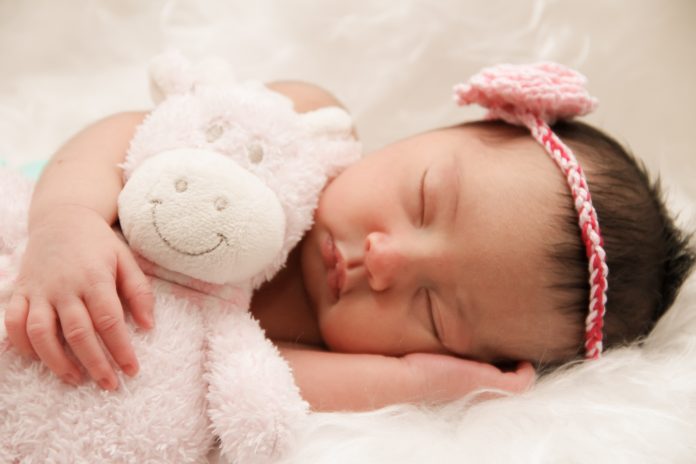 8 Tips dan Trik Agar Anak Tidur Tepat Waktu
