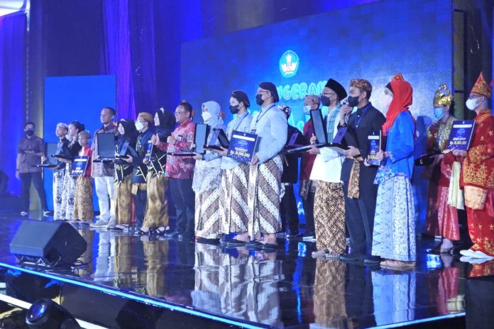 Anugerah Kihajar 2022: Semangat Berinovasi dan Berkolaborasi, Wujudkan Merdeka Belajar