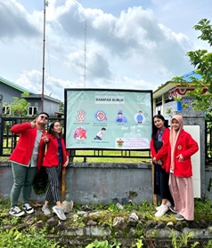 Titik pemasangan papan wicara yang pertama dilakukan pada Kantor Desa Parenreng.