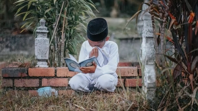 Doa untuk Orang Tua yang Sudah Meninggal di Baca Setelah Shalat