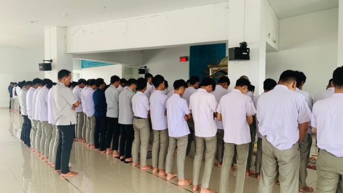 SMA Islam Athirah 1 Makassar Kembali Dengan Rutinitas Ibadah