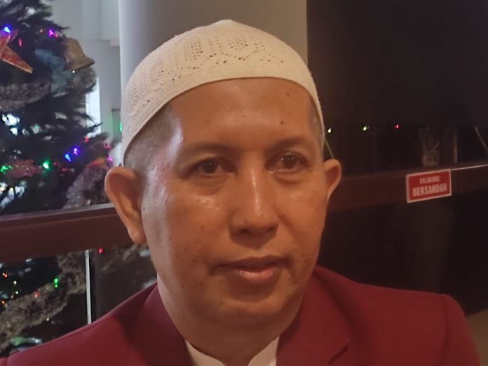 Wakil Rektor I Universitas Patompo, Drs H Ahmad Hasyim