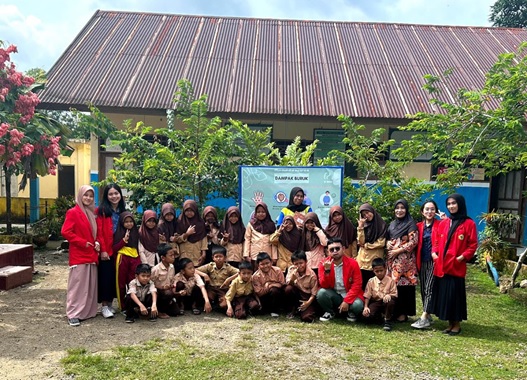 Mahasiswa PBL FKM Unhas Adakan Edukasi Bahaya Asap Rokok di SDN 36 Parenreng