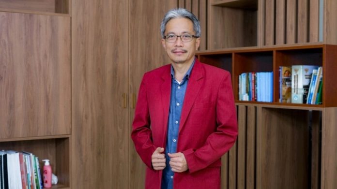 Direktur Politani Pangkep, Dr. Ir. Darmawan, M.P.