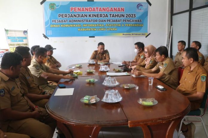 Rapat Perdana Pelaksanaan Program dan Kegiatan Triwulan Pertama, Senin (6/2/2023), di Ruang Media Center Diskominfo-SP. [Foto: Portal Luwu Utara]