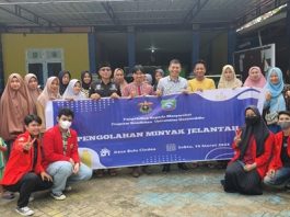 Tim PKM FKM Unhas Ajak Masyarakat Desa Bulu Cindea Olah Minyak Jelantah
