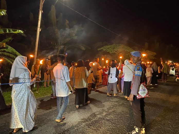 Pawai obor sambut Bulan Ramadhan.