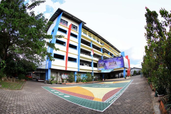 10 SMP MTs Negeri dan Swasta Terbaik di Kalimantan Barat Versi Kemdikbud