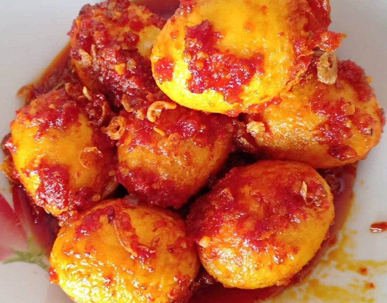 Resep Telur Bumbu Sambel Pedes Ala Rumahan, Mudah dan Woenak!