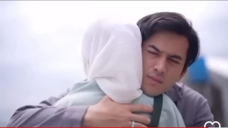 Sinopsis Bidadari Surgamu Episode 26 Hari Ini, Jumat 7 April 2023: Denis Memeluk Sakinah di Kampus