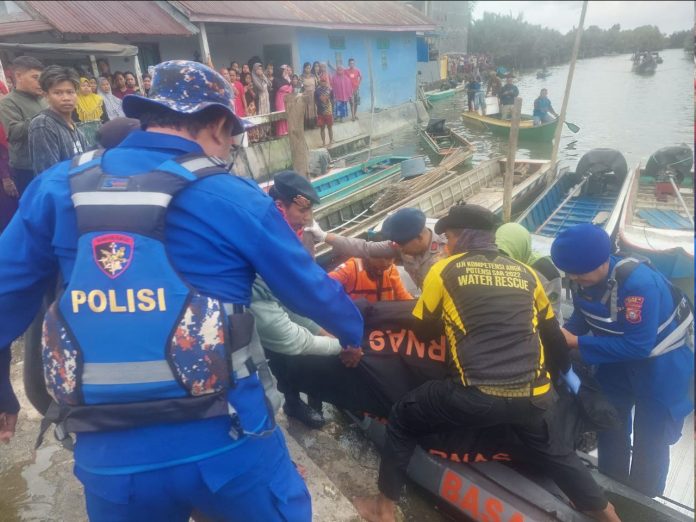 Satpolairud dan Tim SAR Gabungan Temukan Korban Kecelakaan Laut di Cappa Ujung