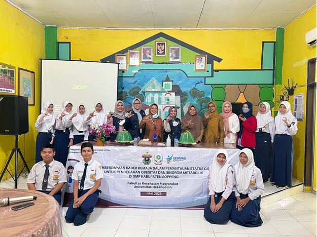 Tim Pengabdian Masyarakat FKM Unhas Gelar Pelatihan Kader Remaja untuk Pengukuran Status Gizi di SMP Negeri 1 Soppeng
