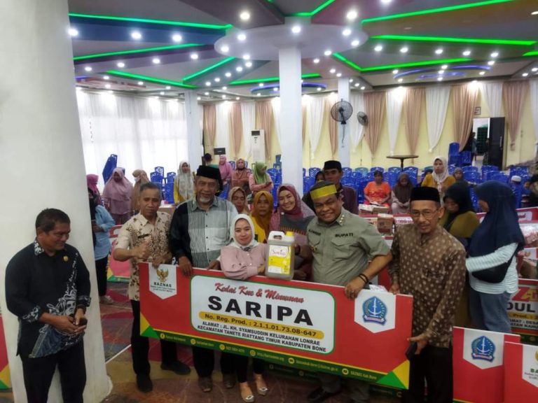 Bupati Bone Salurkan Bantuan Modal Usaha dari Baznas
