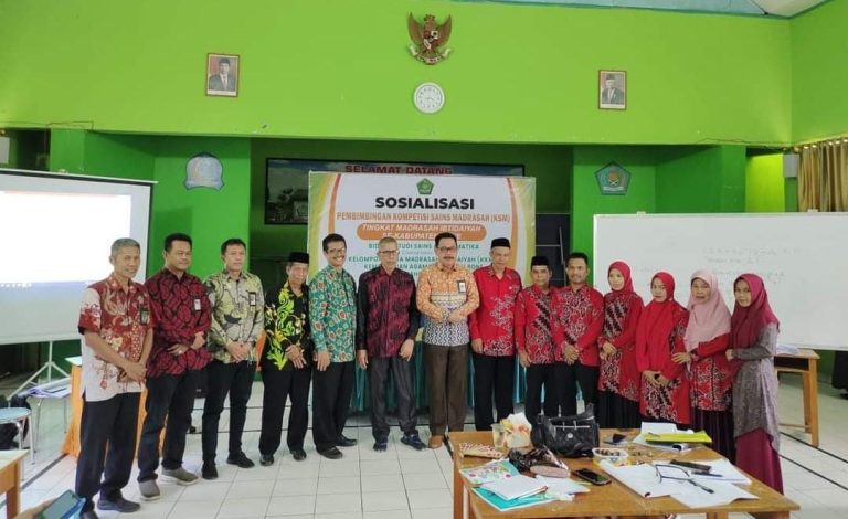 Kakan Kemenag Bone Apresiasi KKMI Gelar Bimbingan Kompetisi Sains