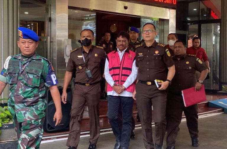 Kasus Korupsi BTS Capai 8 Triliun, Tetapkan Tersangka