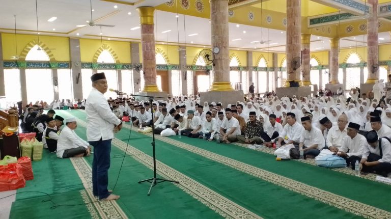 Kakan Kemenag Sampaikan 779 JCH Siap Diberangkatkan, Bupati Bone Berpesan Rajin Bertalbiyah