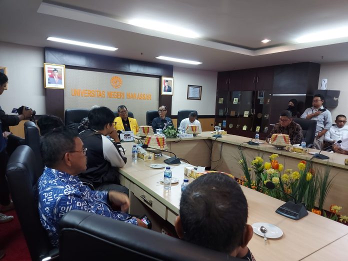 Pres Conference UNM bersama kepada BNN Sulsel dan Ditresnarkoba Polda Sulsel, di Menara Pinisi lantai 7, Jumat 16 juni 2023