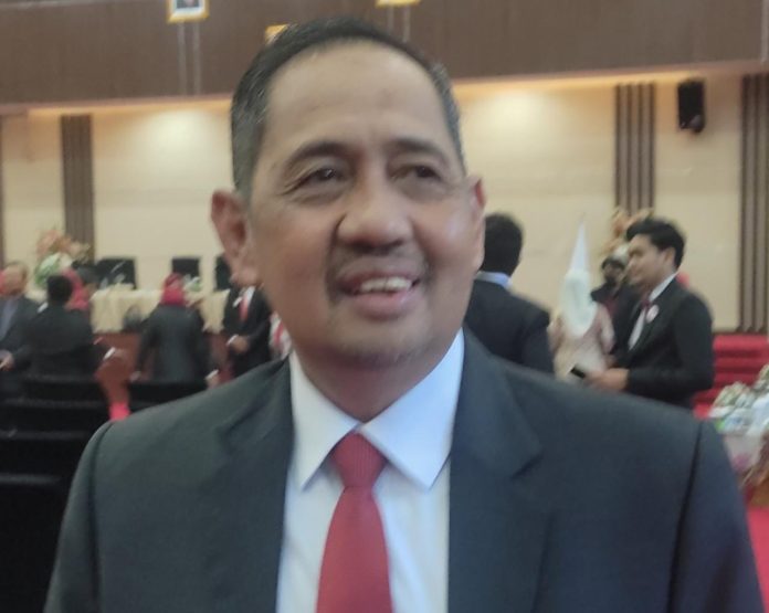 Direktur PTN-UT Makassar, Prof Dr H. Abdul Rahman Rahim, SE, MM