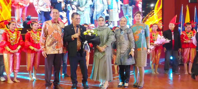 UNM Luncurkan Buku Biografi Kepemimpinan Prof.Husain Syam