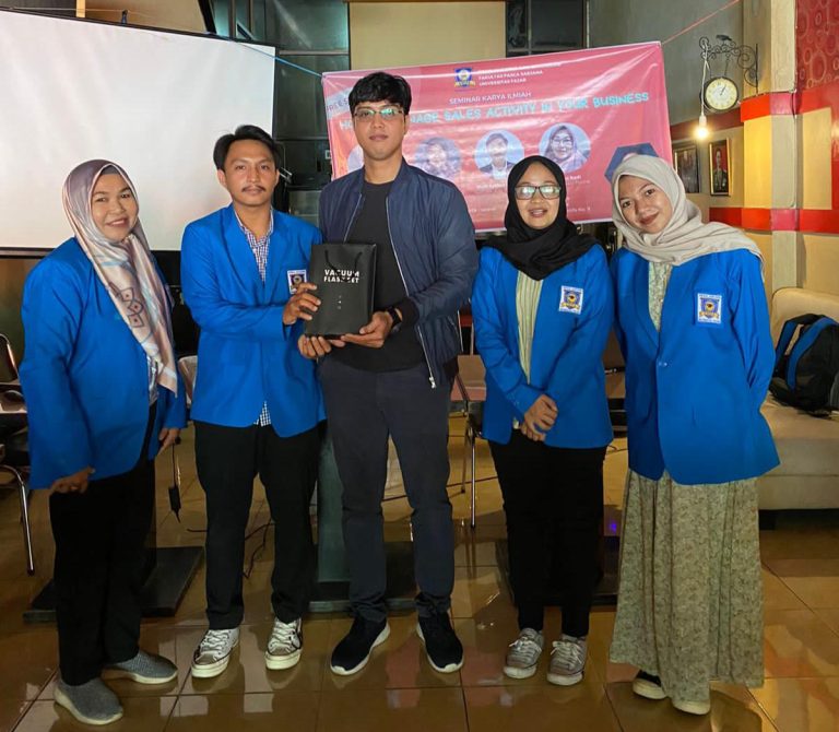 Mahasiswa Pasca Unifa Gelar Seminar Karya How To Manage Sales Activity In Your Business