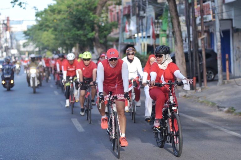 Merah Putih Family Fun Bike Meriahkan HUT RI di Makassar