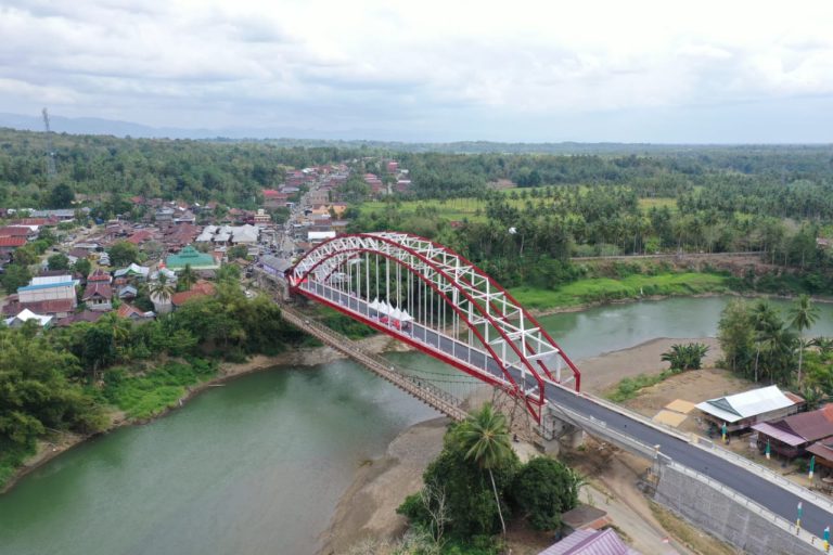 Diresmikan Gubernur Sulsel, Jembatan Pacongkang Dilengkapi Alat Peredam Gempa