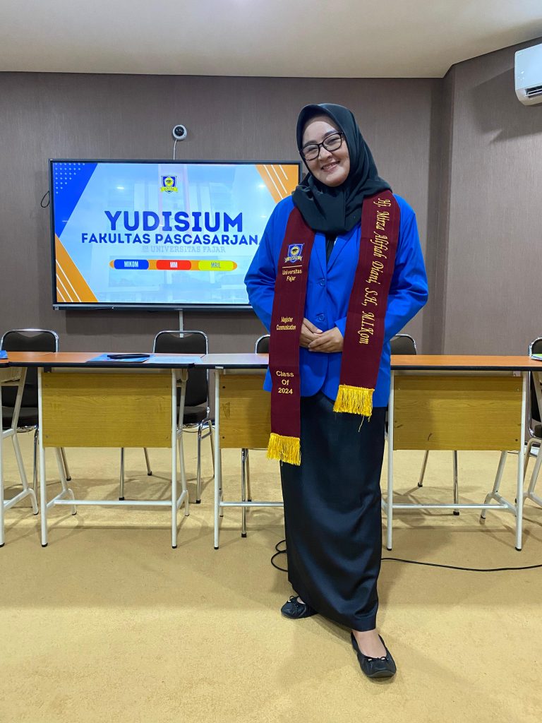 Mirza, Sang Duta Wisata Raih Gelar MIKOM UNIFA