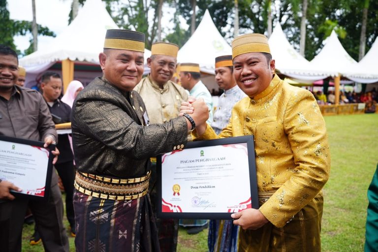 Hari Jadi Sinjai ke-460, Disdik Raih Penghargaan