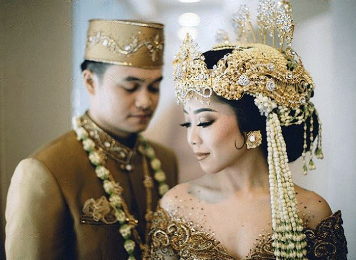 6 Pakaian Adat Jawa Barat yang Paling Unik dan Populer