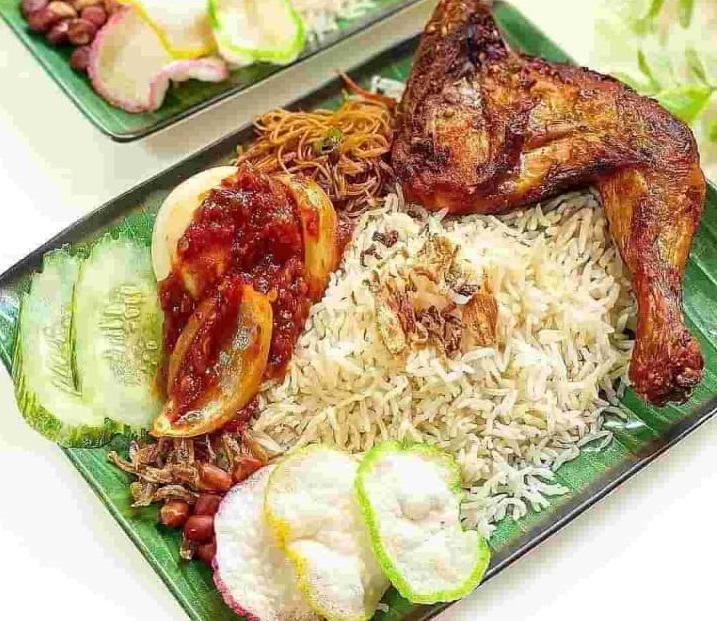 Resep Masakan Nasi Uduk, Nikmatnya dengan Ayam Goreng