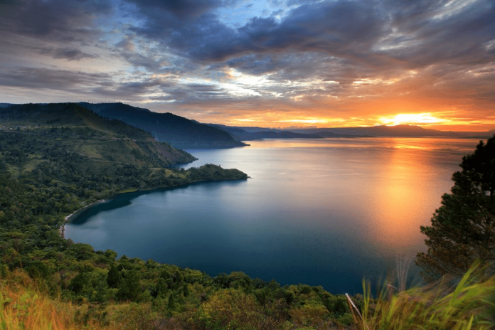 danau terdalam di dunia