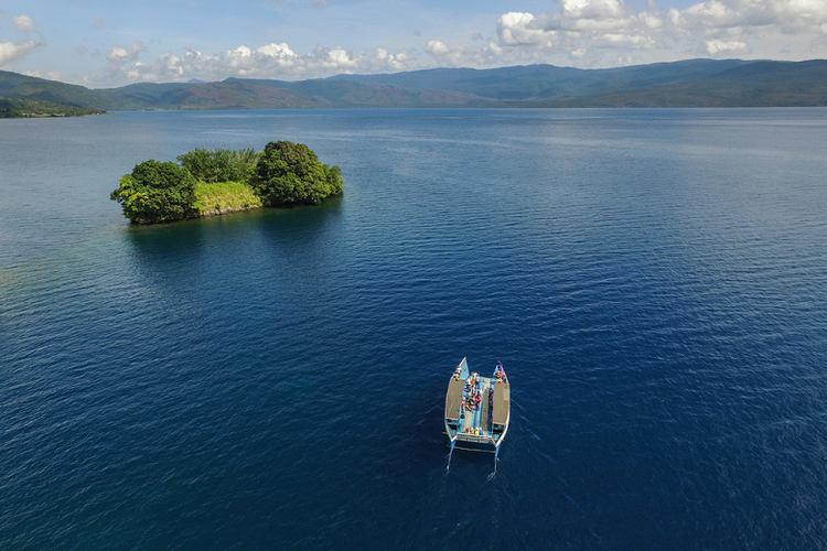 6 Danau Terdalam di Indonesia yang Menjadi Daya Tarik Wisatawan